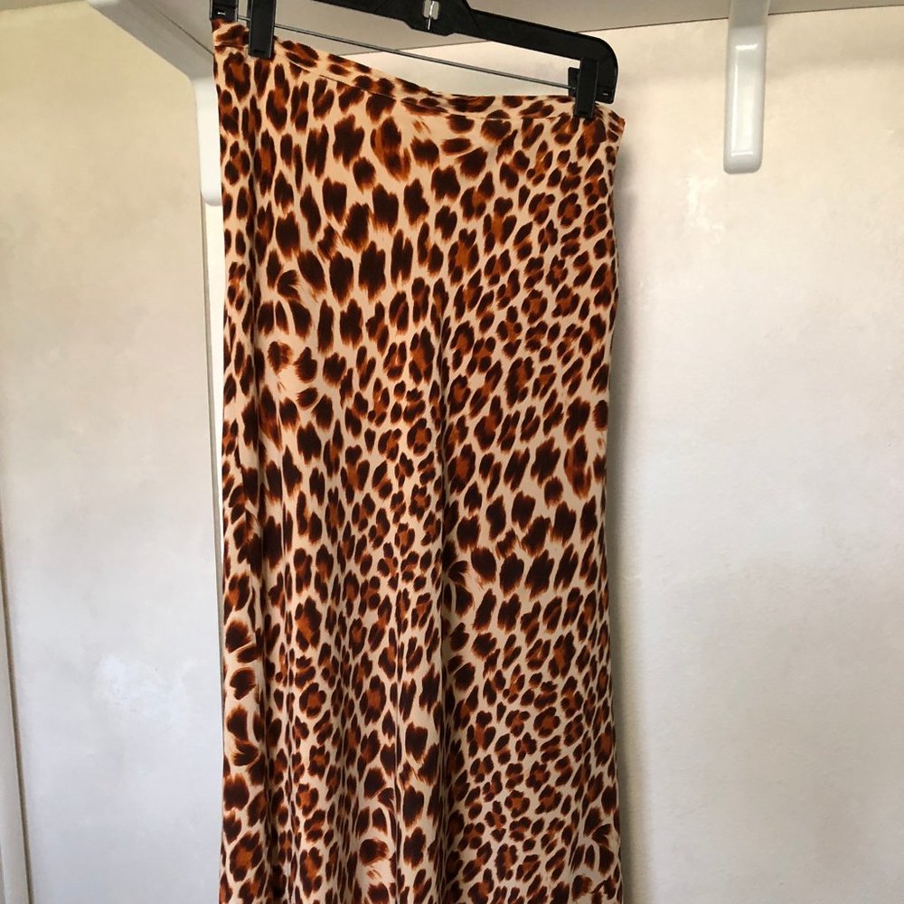 Leopard print long skirt
